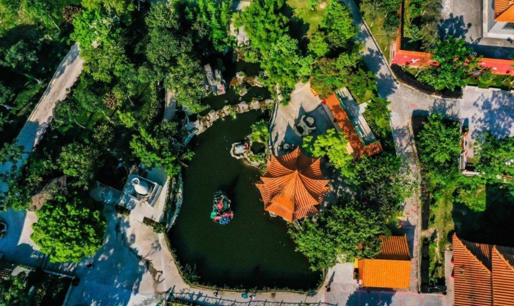 我闺蜜告诉我，，，家里介绍对象，不是太喜欢，想自己去寻找。游戏画面